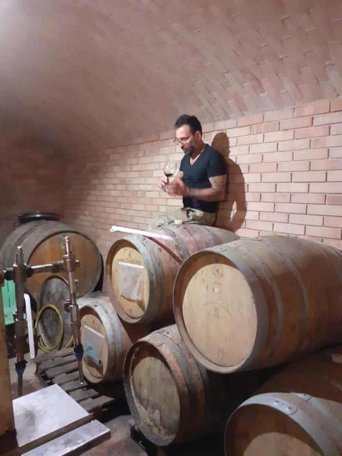 Momperone Oasi Di Mastarone - Il Vino E Le Rose 빌라 외부 사진